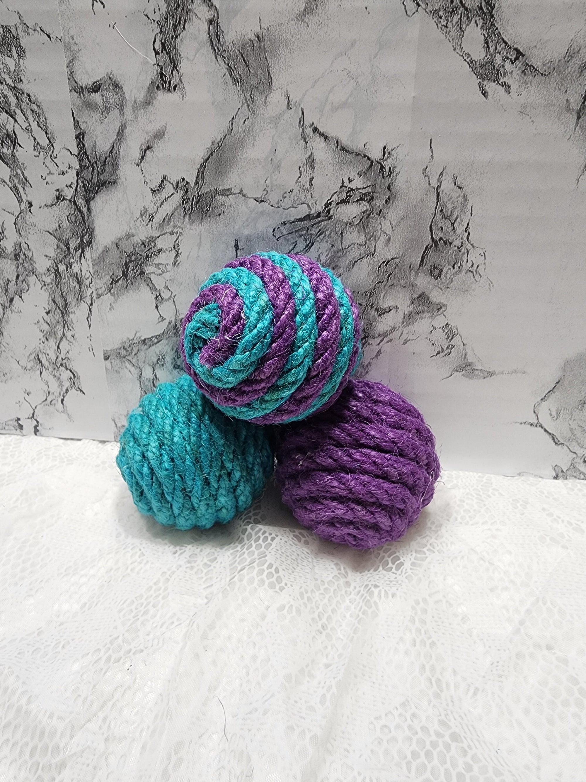 Sets of Cat Toy Rattle Balls / Hemp Sisal Rope Blue, Pink and Purple